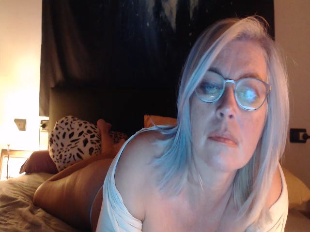 Live sex webcam photo for Kikka_joy #271523374