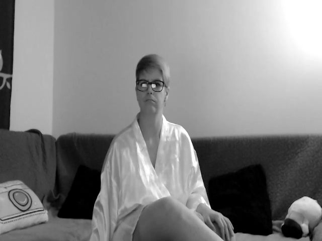 Live sex webcam photo for IamMiky #271515032