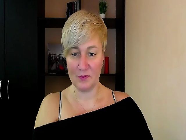 Live sex webcam photo for KailyMey #271521940