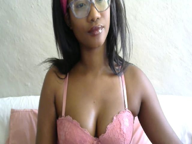 Live sex webcam photo for Sexyliciousex #271516089