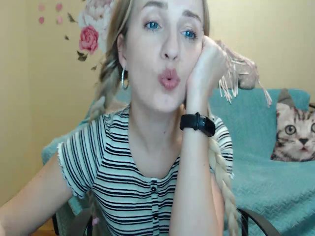 Live sex webcam photo for Amy_CuteBambi #271525977