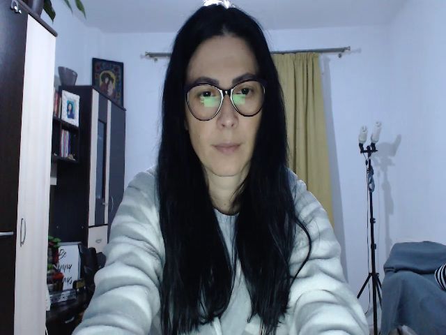 Live sex webcam photo for brunette_glam #271522754