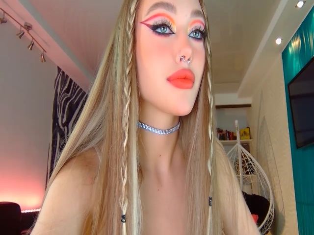 Live sex webcam photo for Babycaty #271523629