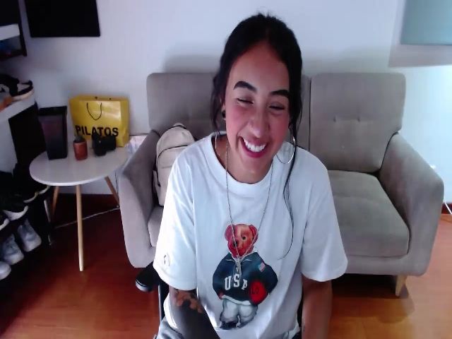 Live sex webcam photo for Jade7777 #271522986