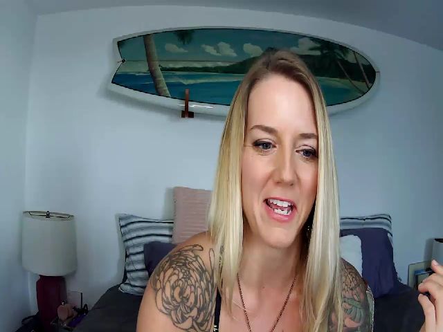 Live sex webcam photo for Abbie_Hoffman #271514736