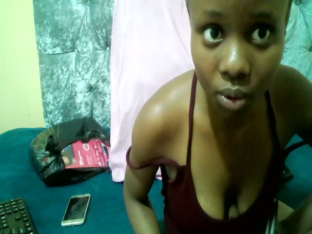 Live sex webcam photo for YOUNGDREAM123 #271518334