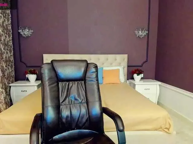 Live sex webcam photo for IceDanielle #271513335