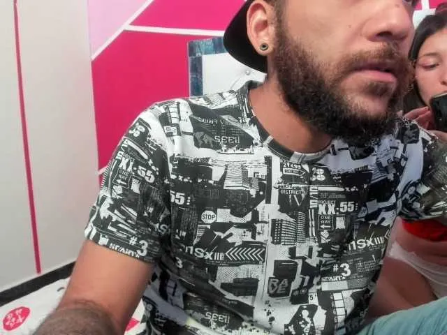 Live sex webcam photo for couplehot0420 #271524886