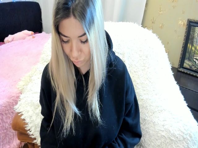 Live sex webcam photo for NickyBlein #271519081