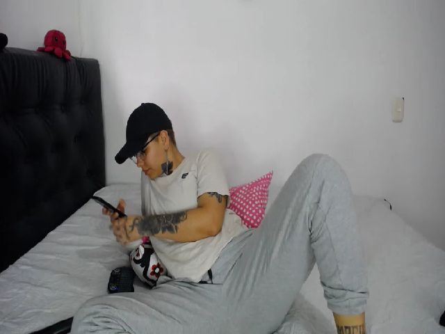 Live sex webcam photo for Greta_strongx #271526761