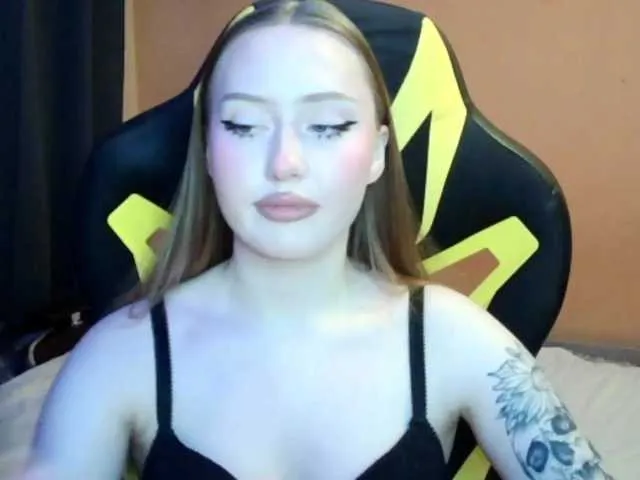 Live sex webcam photo for EMO4ukca #271520510