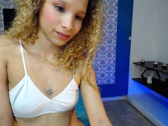 Live sex webcam photo for kendraaxl #271517847