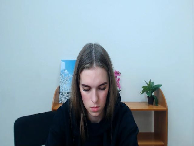 Live sex webcam photo for TessaLoveXX #271519835
