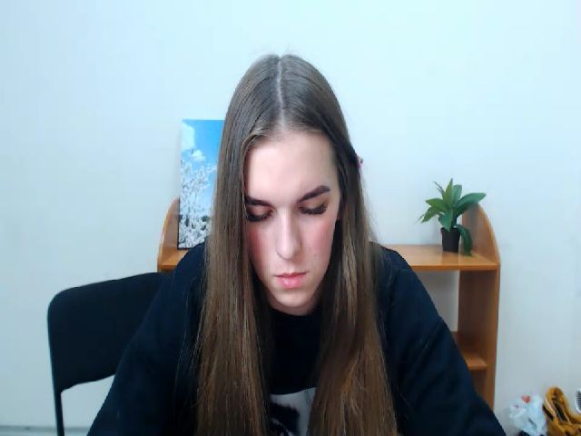 Live sex webcam photo for TessaLoveXX #271521552
