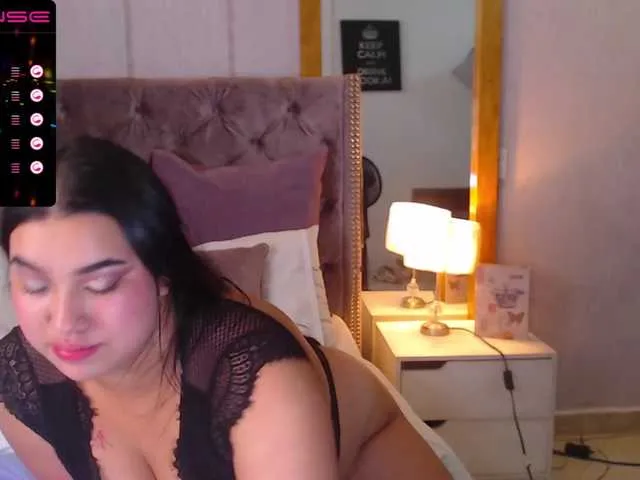 Live sex webcam photo for miaguzetii #271517848