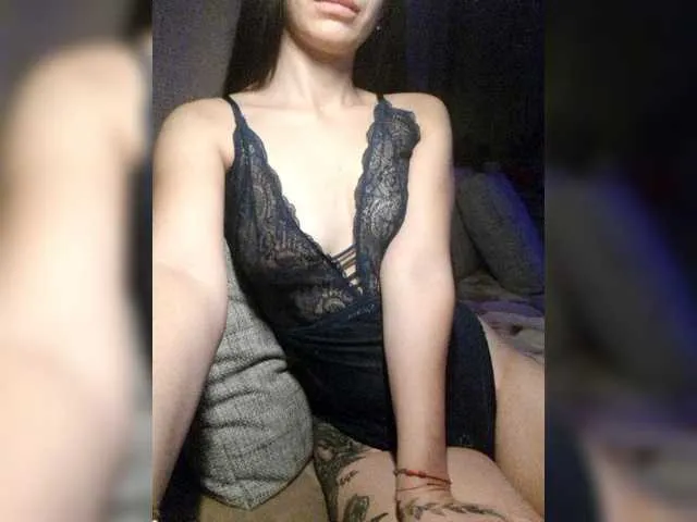 Live sex webcam photo for NicoleOneal #271524092