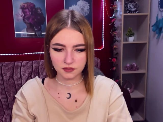 Live sex webcam photo for ViolaRose #271523364