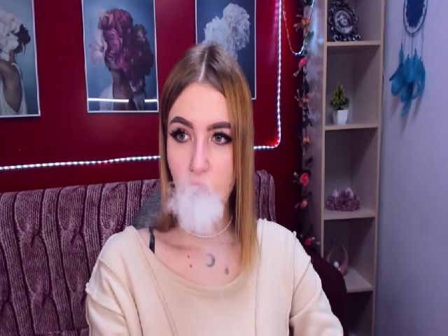 Live sex webcam photo for ViolaRose #271525924