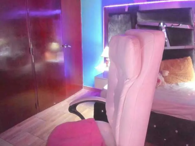 Live sex webcam photo for Justiiine #271517988