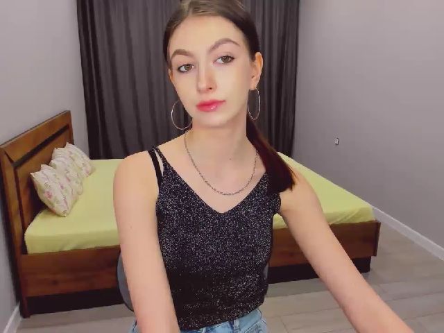 Live sex webcam photo for MonikaRare #271518532