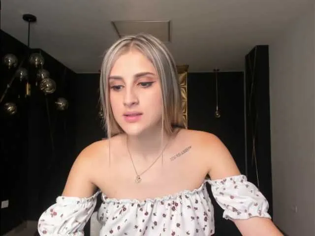 Live sex webcam photo for EmilyGraham #271520593