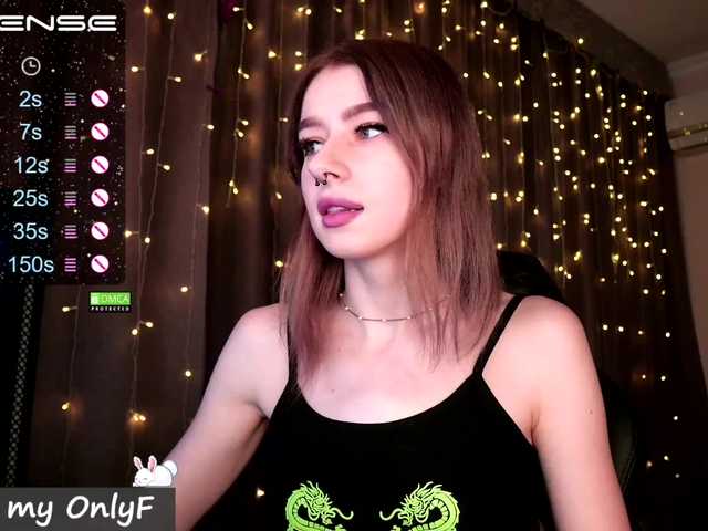 Live sex webcam photo for Annelitt #287948373