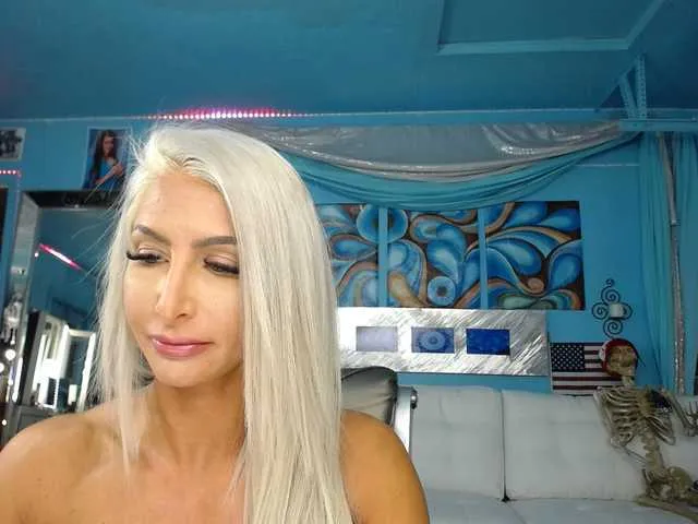 Live sex webcam photo for adrianna_fox #287953277