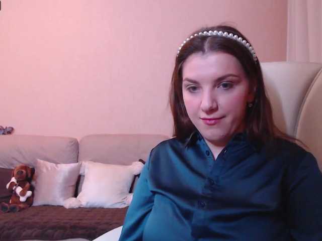 Live sex webcam photo for RennaHart #271528613
