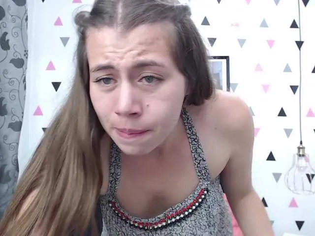 Live sex webcam photo for Emmma- #271529965