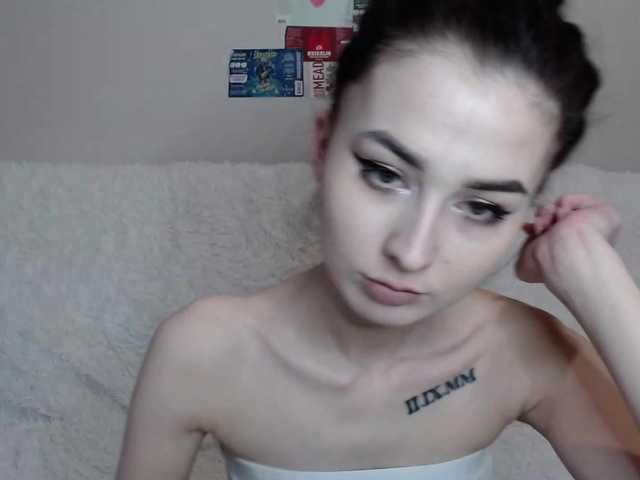 Live sex webcam photo for AnnieMoorre #271532650