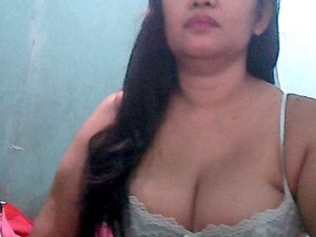 Live sex webcam photo for wildmom4u #271529388