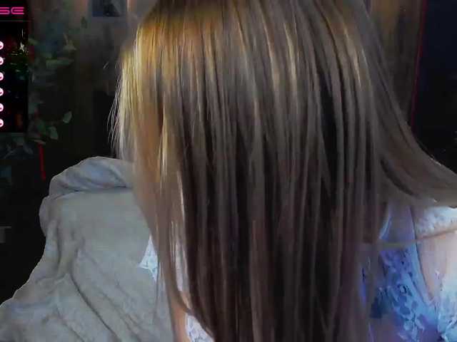 Live sex webcam photo for MillaDoll #271539316