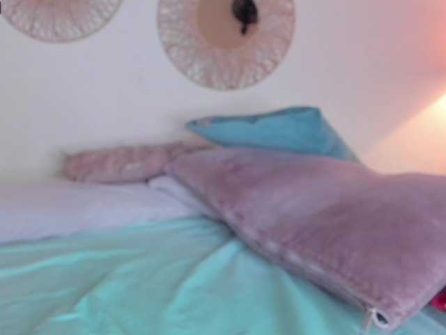 Live sex webcam photo for Hairygirl-18 #271539158