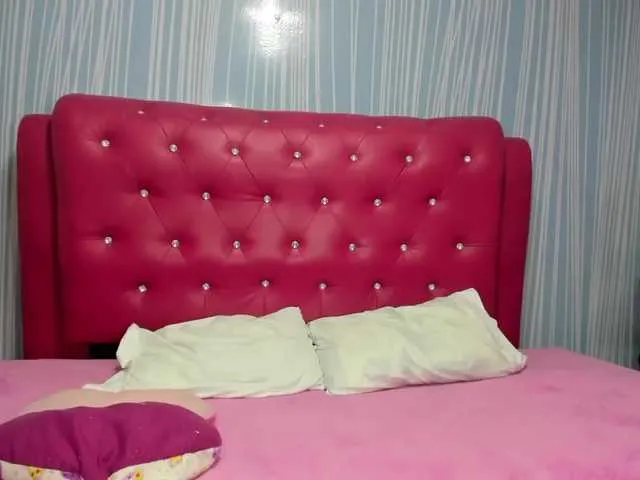 Live sex webcam photo for katrina-tyler #271532464