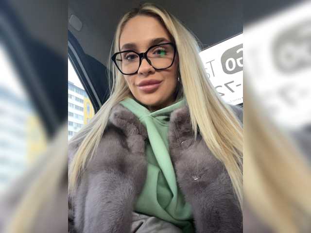 Live sex webcam photo for KettyPretty25 #271535400