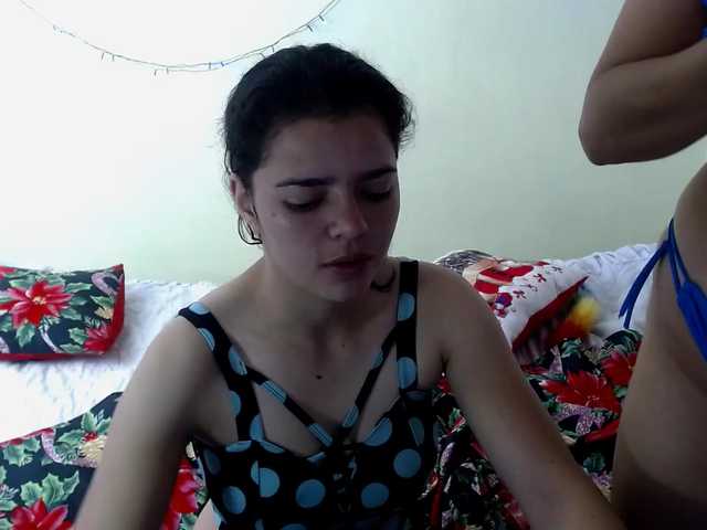 Live sex webcam photo for leyla-alexa1 #271539070