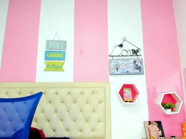 Live sex webcam photo for anamaria-rodr #271529927