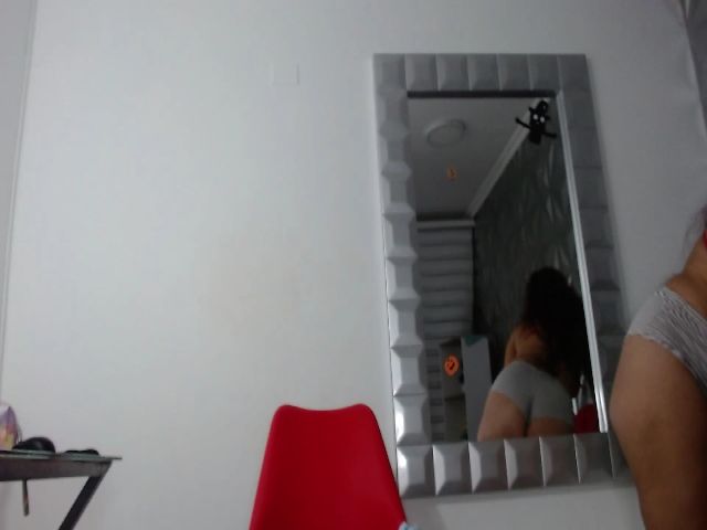 Live sex webcam photo for Roxaneharper #271541556