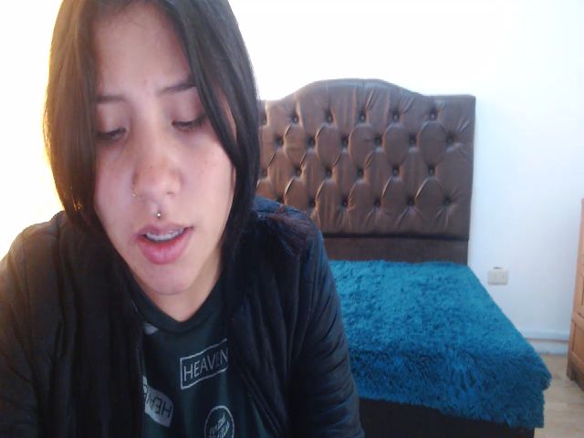 Live sex webcam photo for Emmaafox #271537079