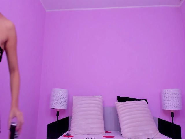 Live sex webcam photo for JuliaHayes90 #271541442