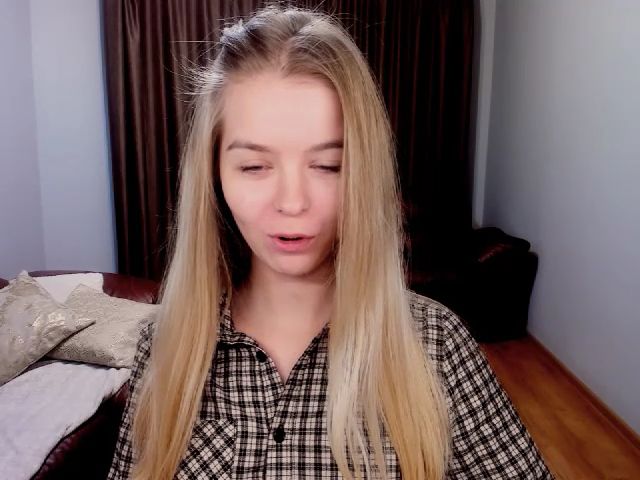 Live sex webcam photo for KellyArdent #271532045