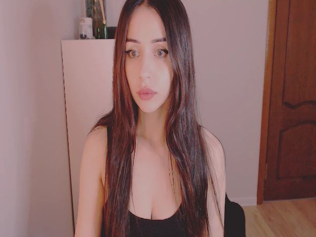 Live sex webcam photo for Vasimy #271542060