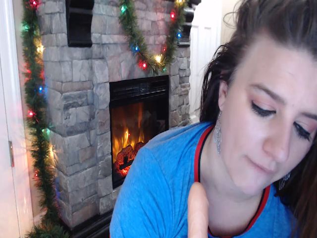Live sex webcam photo for QueenKM #271541095