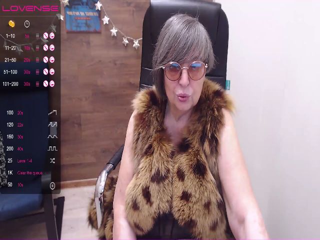 Live sex webcam photo for SharonAmore #271534310