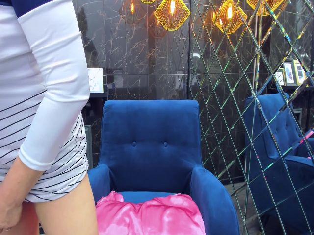 Live sex webcam photo for HottieLinda #271532267