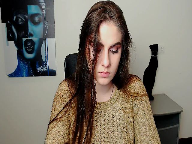 Live sex webcam photo for MollyKiss_ #271537472