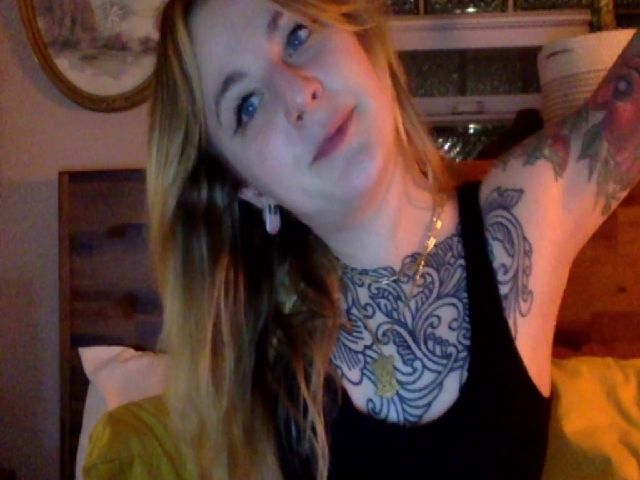 Live sex webcam photo for Shy_sophia2 #271532226