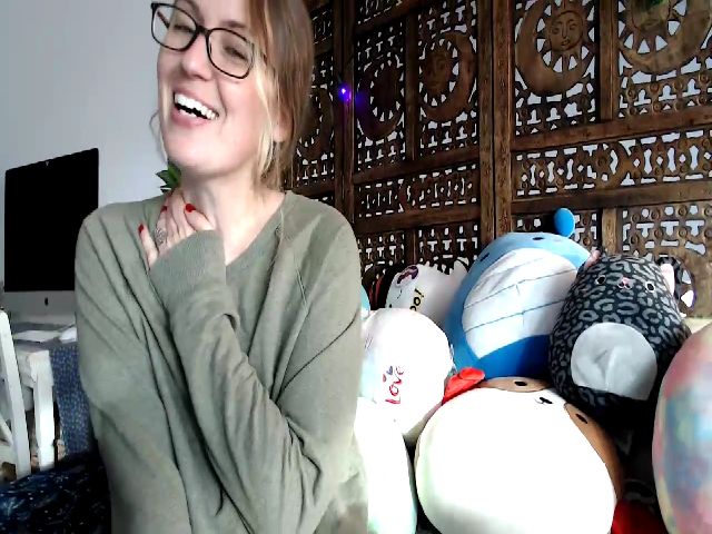 Live sex webcam photo for WildflowerEm #271541301