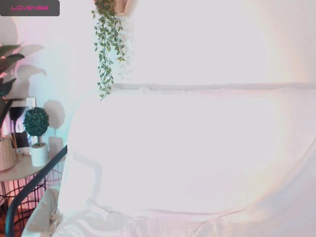 Live sex webcam photo for HarleyQX #271530696