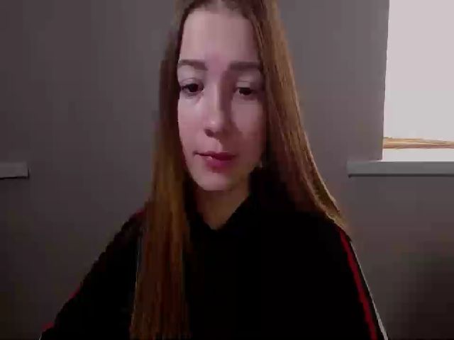 Live sex webcam photo for EmiStern #271534089